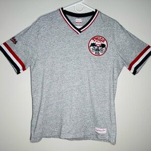 Mitchell & Ness Minnesota Twins Men's Overtime Win V-Neck T-Shirt Gray Large